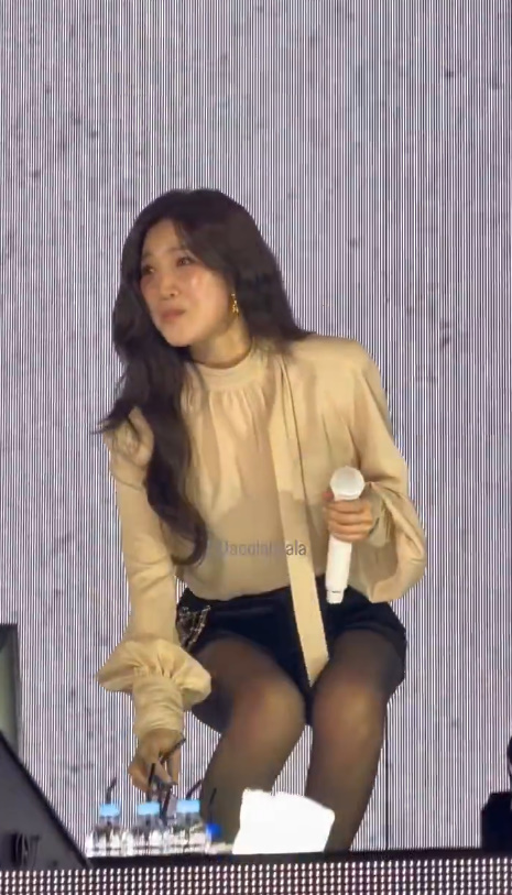다비치 이해리 wearing PB029E